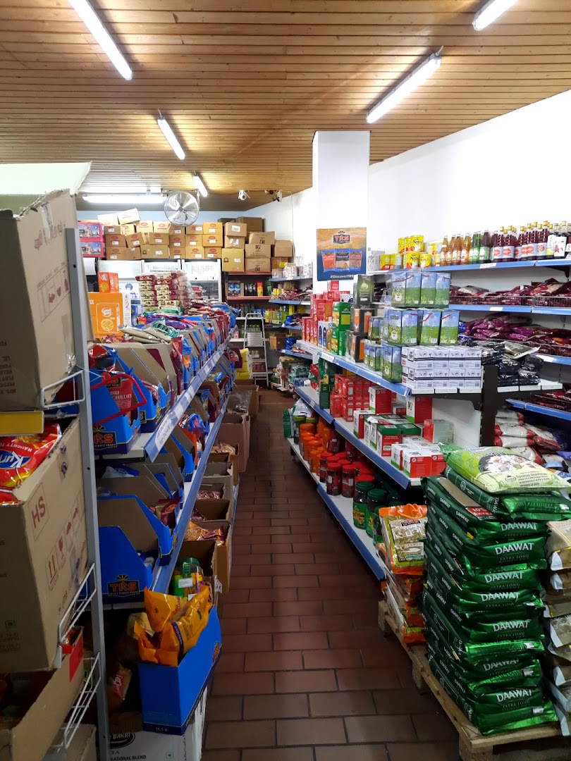 Indian Store Karlsruhe Regalreihen